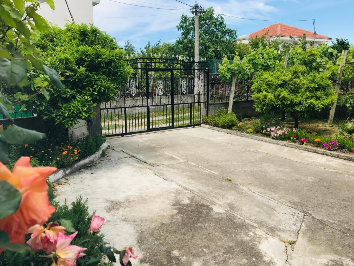 Villa Ajla Durrës Buitenkant foto