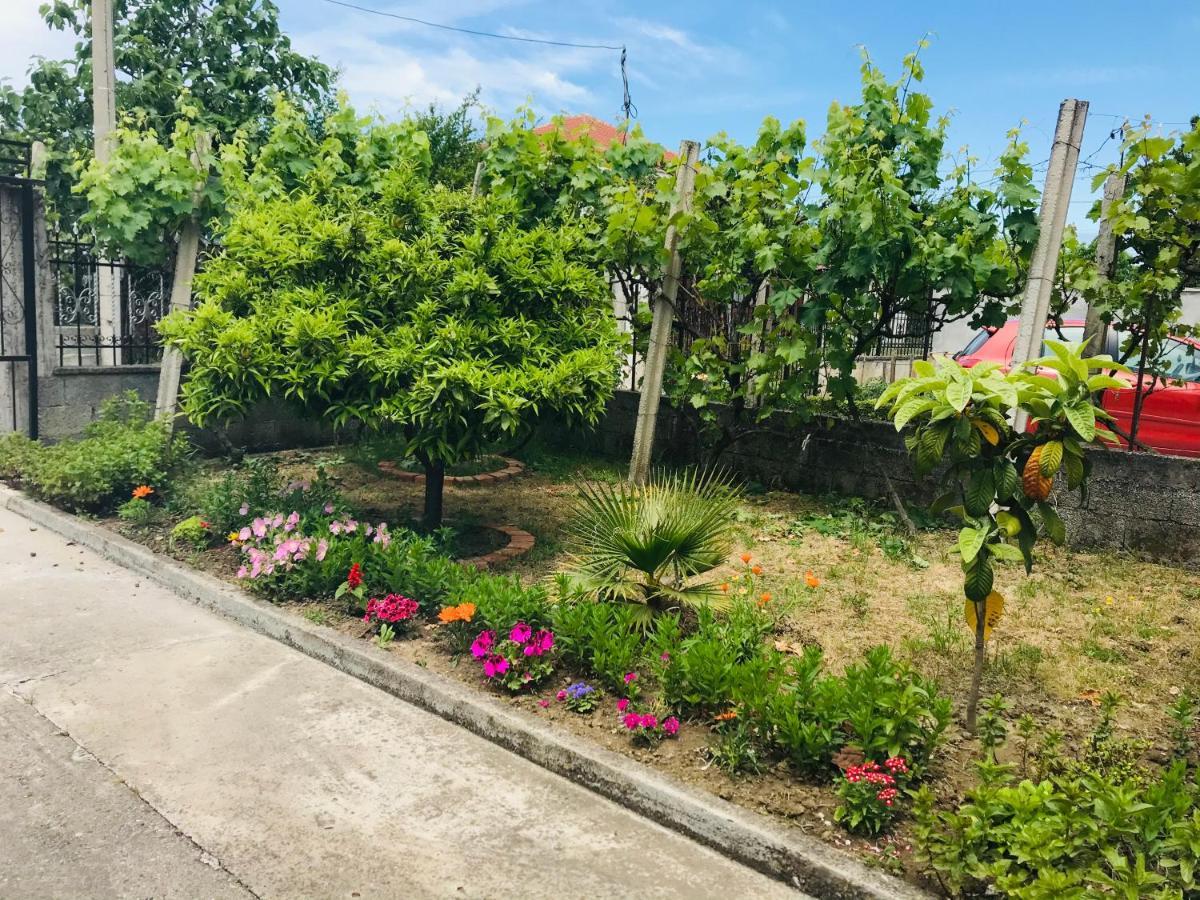 Villa Ajla Durrës Buitenkant foto
