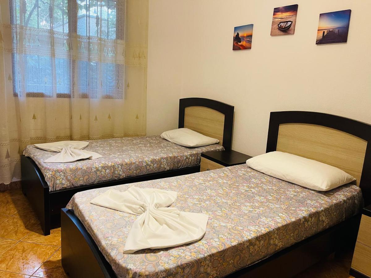 Villa Ajla Durrës Buitenkant foto